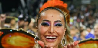 Carnaval – Japoneses e descendentes participam de folia brasileira