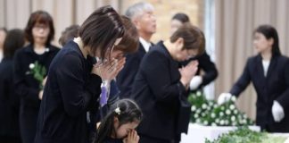 Vítimas são lembradas 3 anos após o terremoto de Kumamoto