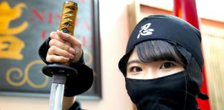 Novo bar Ninja de Tóquio substitui dardos por shurikens e zarabatanas