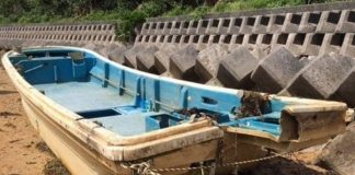 Barco desaparecido em Iwate no terremoto e tsunami de 2011 reaparece em Okinawa