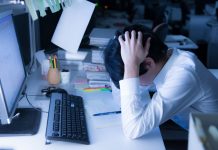 Trabalhadores estrangeiros respondem a pesquisas sobre mudanças que gostariam de ver no local de trabalho japonês